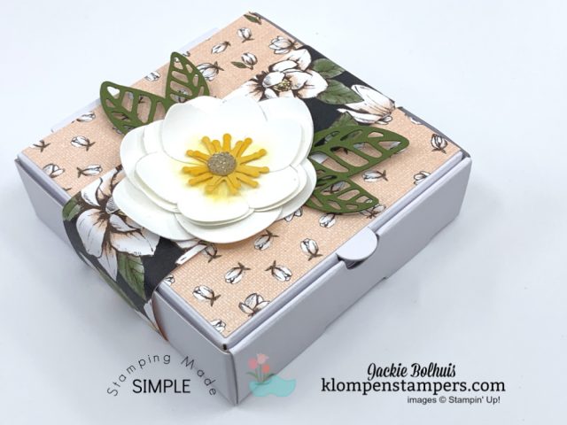 Paper-Flowers-Made-Easy-by-Jackie-Bolhuis