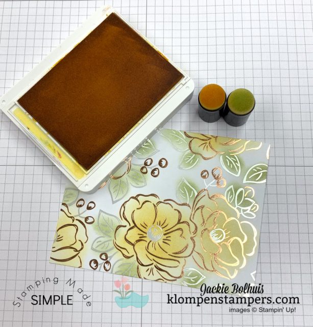 sponging-technique-on-foil-accent-paper-for-beautiful-handmade-card-background